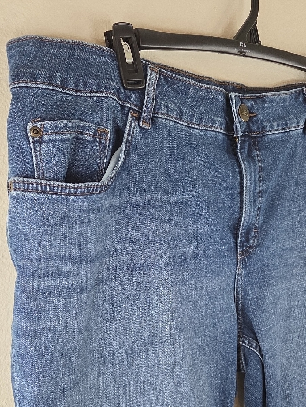 Lee Womans Midrise Regular Fit Capri STRETCH DENIM 24W NWT - Picture 2 of 16